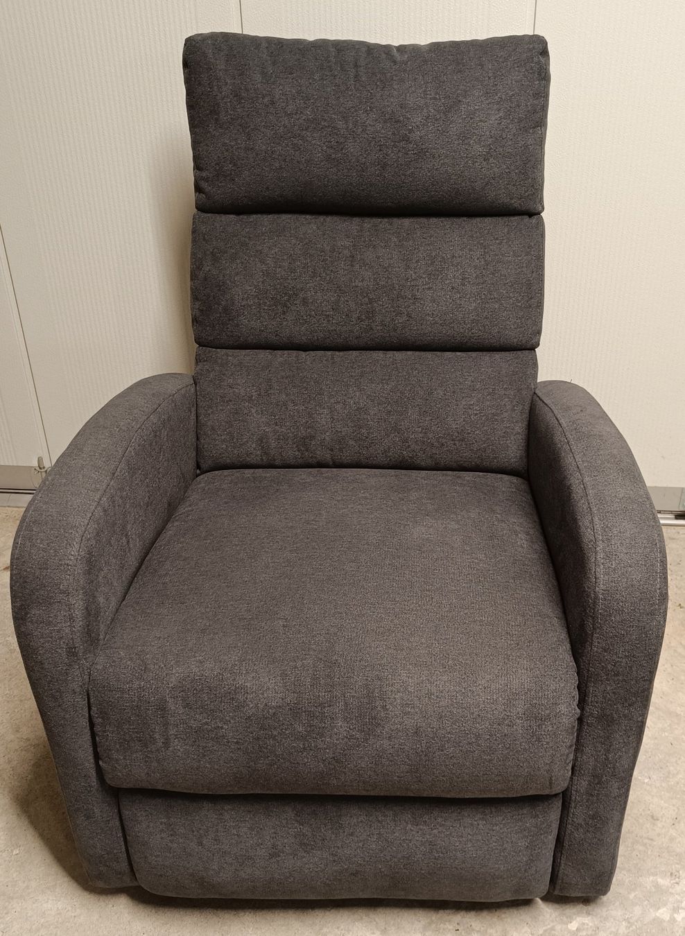 Fauteuils: Relaxsessel, dunkelgrau – Neuf (Voir description) à Dotzigen par chr_6krb
