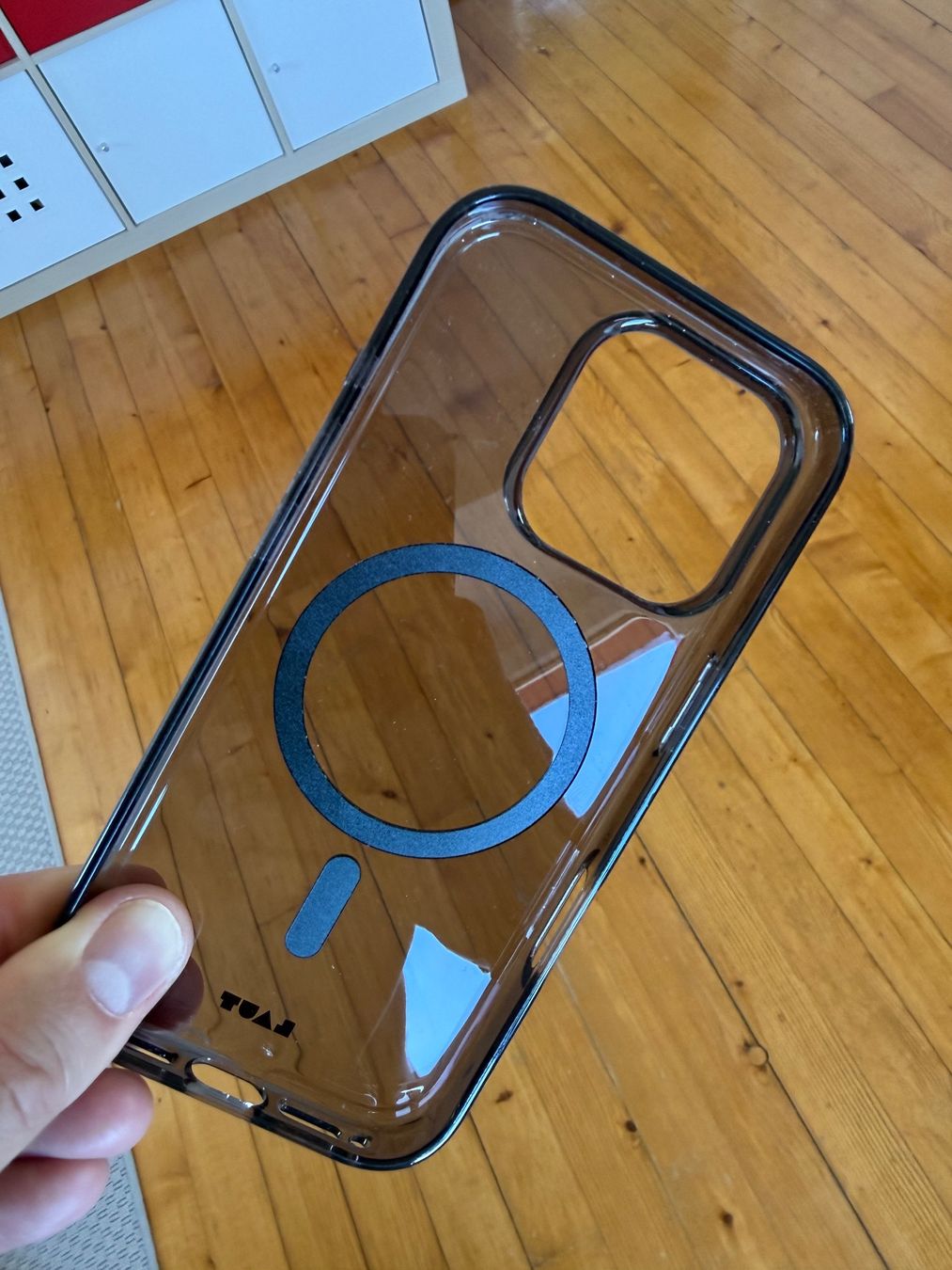 Apple Cover & Protezioni schermo: Hülle Coque iPhone 16 Pro - Crystal-M - Laut – Usato da Epesses venduto da genfersee 4