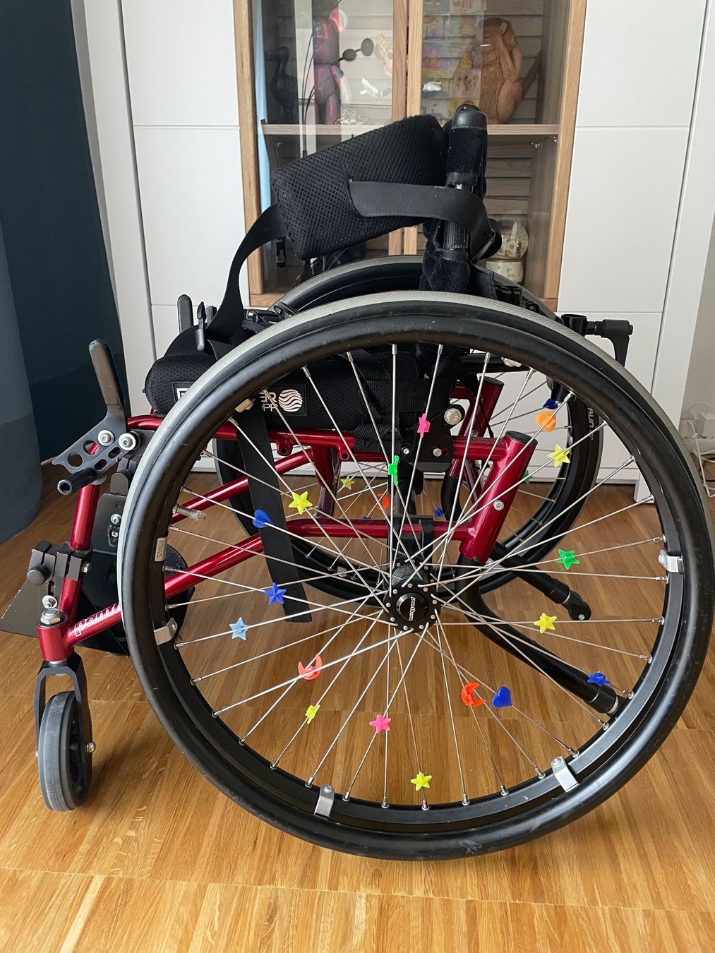 Chaises roulantes: Kinder Rollstuhl – D'occasion à Adliswil par ban_67zt 1