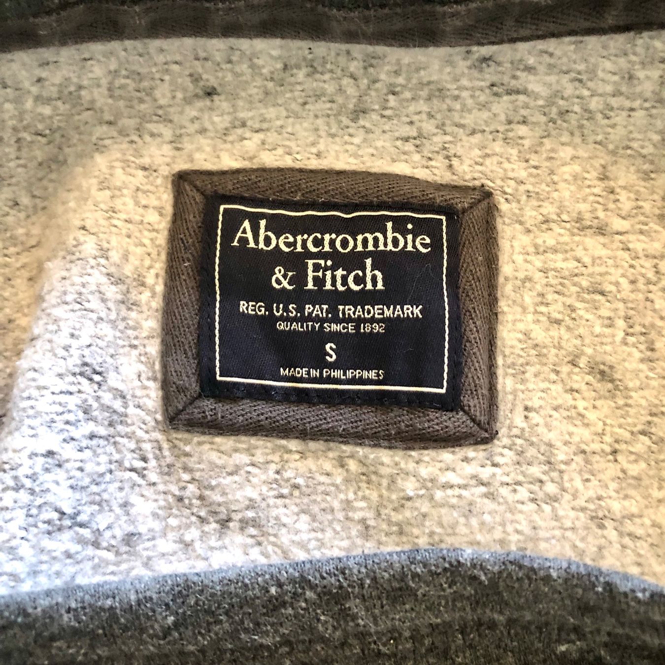 Abercrombie Pullover & Sweatshirts: Abercrombie & Fitch Sweatshirt, Grösse S – Gebraucht aus Brienz BE von Kokolea84 3