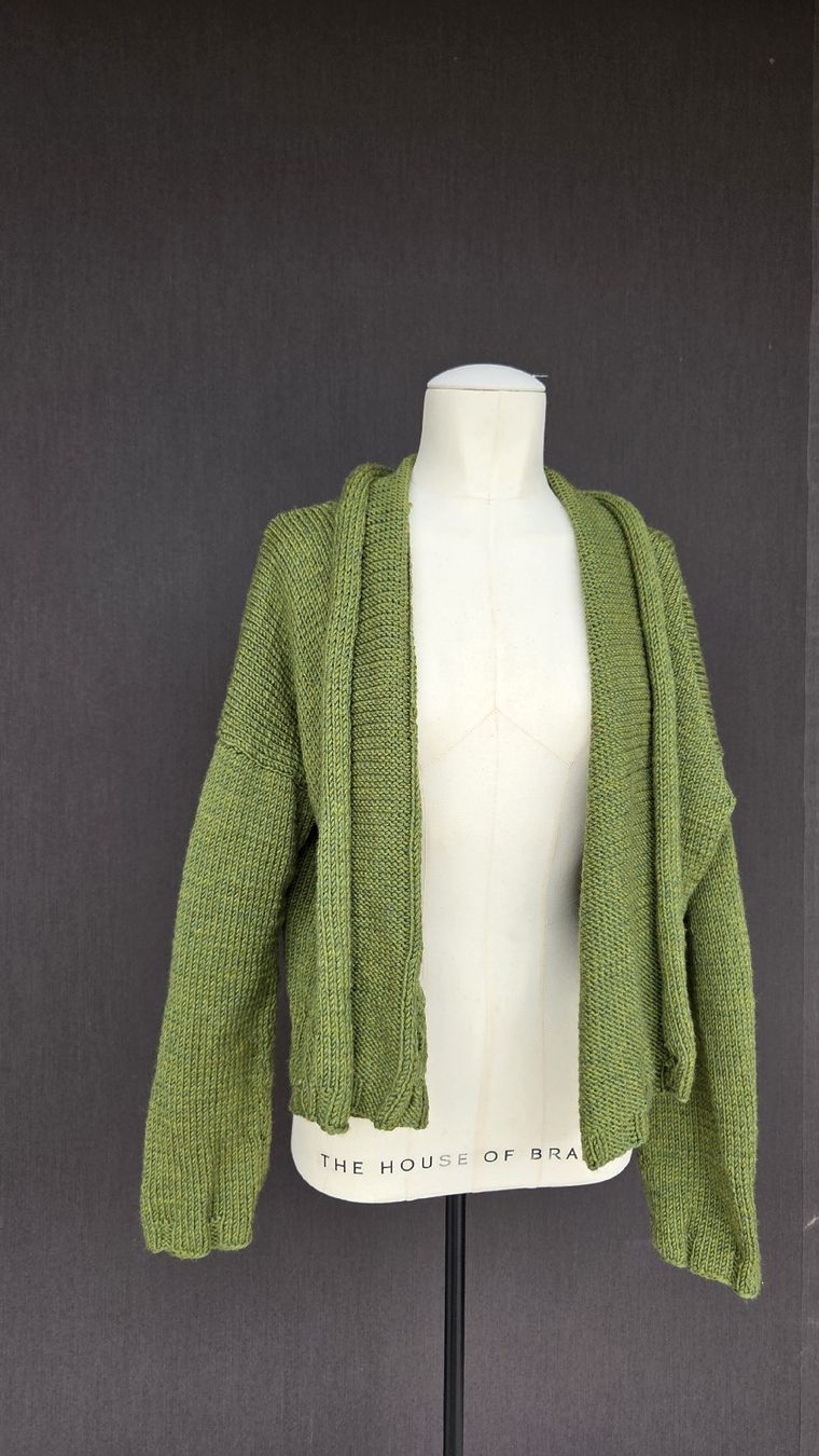 Giacche: Handgemachte Strickjacke in M – Nuovo (secondo la descrizione) da Kreuzlingen venduto da MeinKleinesAtelier