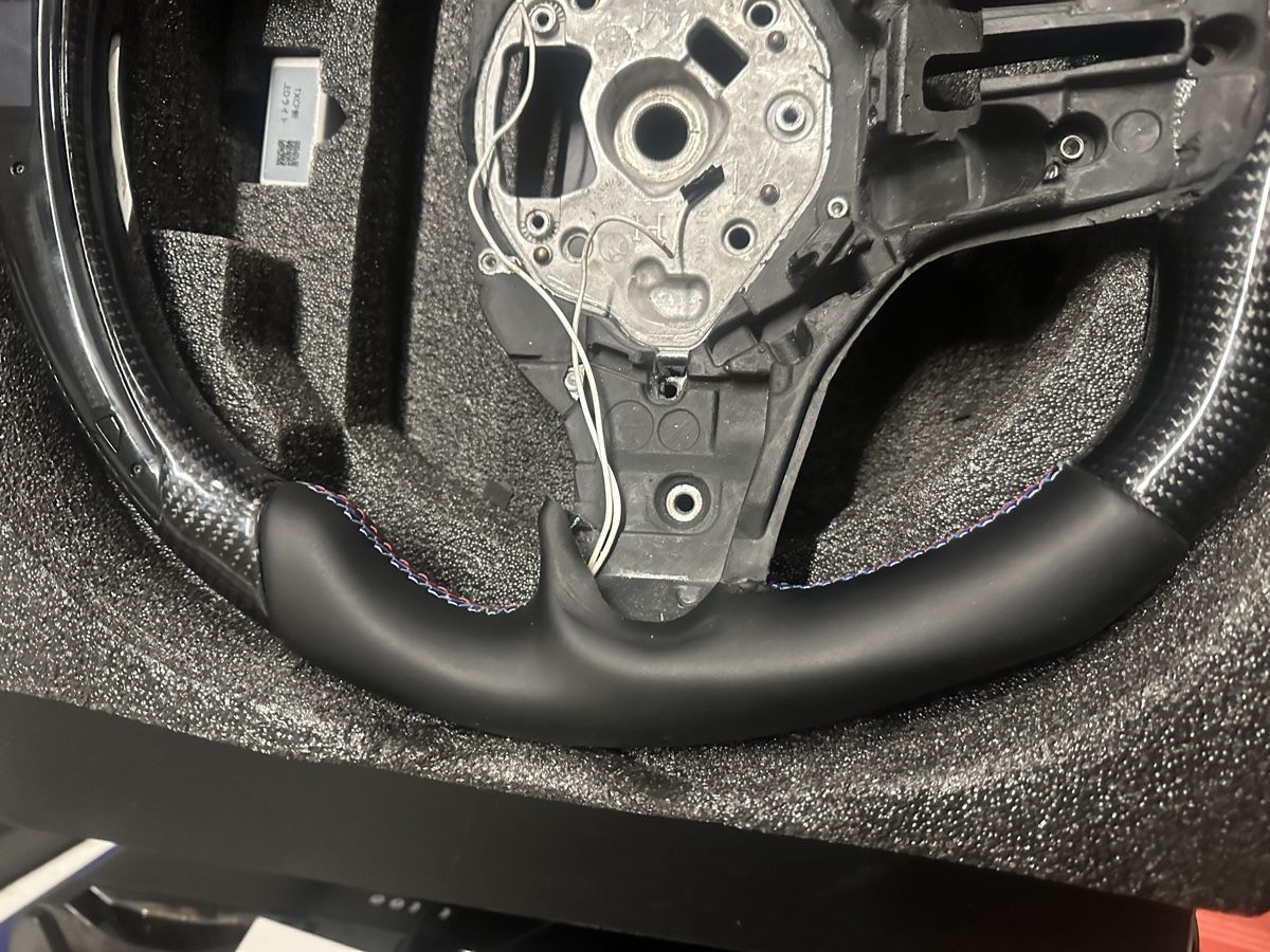BMW Tutti pezzi di ricambio auto: Bmw carbon Performance lenkrad X3 G01 X4 G02 – Nuovo (secondo la descrizione) da zuchwil venduto da MDF_platinum 7