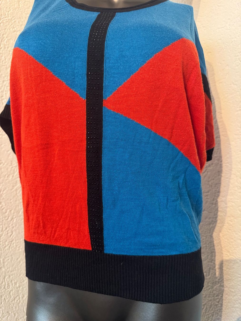 Maglioni & Felpe: Geometrischer Colorblock Pullover in Rot, Blau und Schwarz S – Usato da Frenkendorf venduto da Style365 6