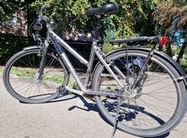 Specialized Globe city bike silver