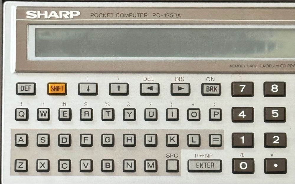 Sharp EA-1250p calculatrice programmable en basic (Defekt) in Bussigny ...