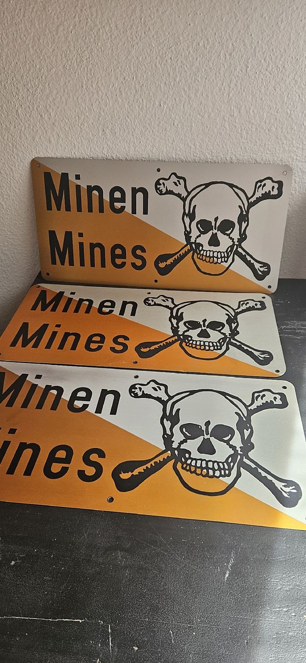 Schweizer Armee Insegne: 3x Blechschilder Minen, Mines Schweizer Armee – Usato da Belp venduto da Ginus85