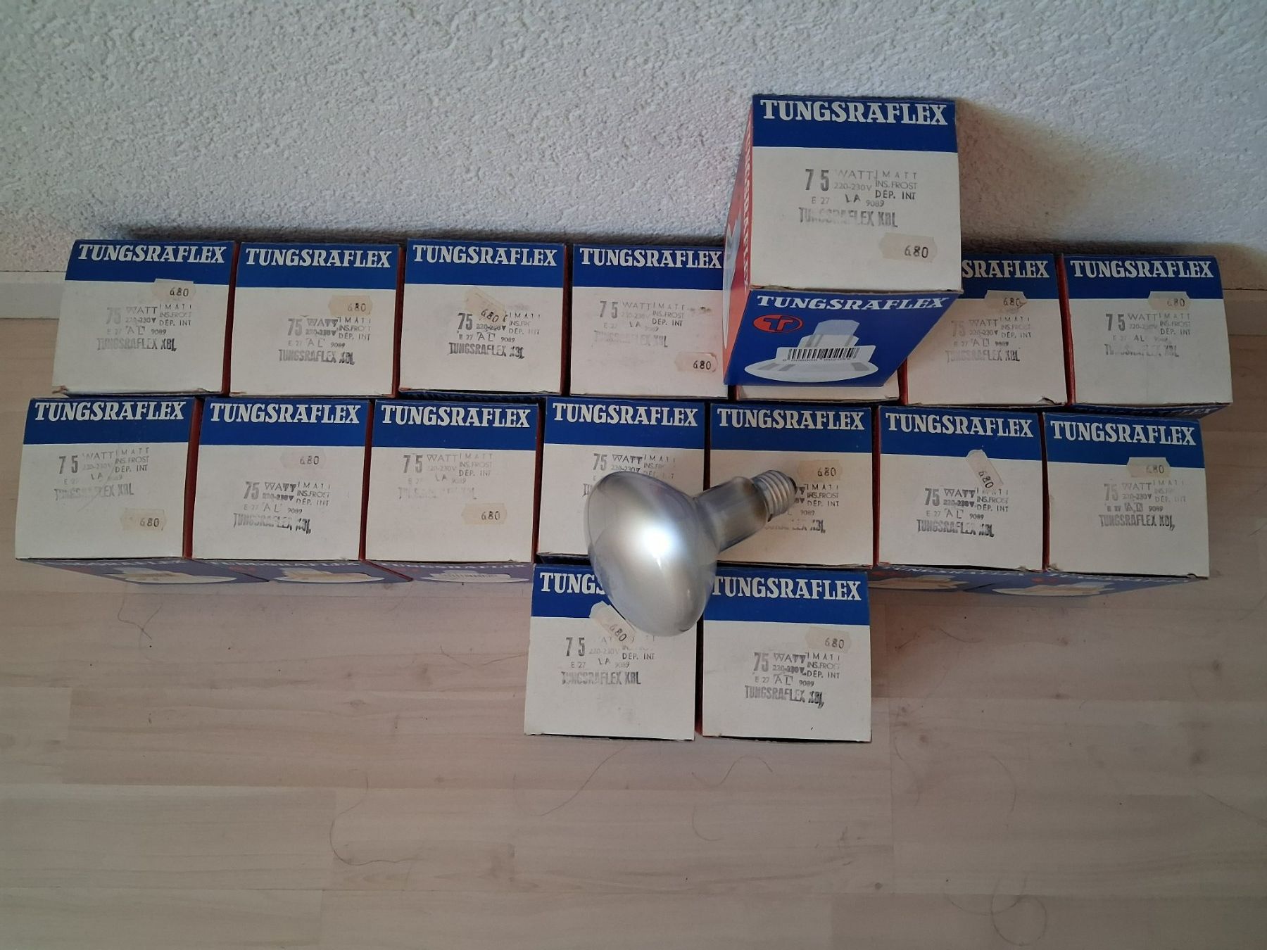 Lampade: 17 SPOT 75 WATT E 27 – Nuovo e nell'imballaggio originale da langnau venduto da Santos1411