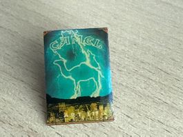 Pin Camel