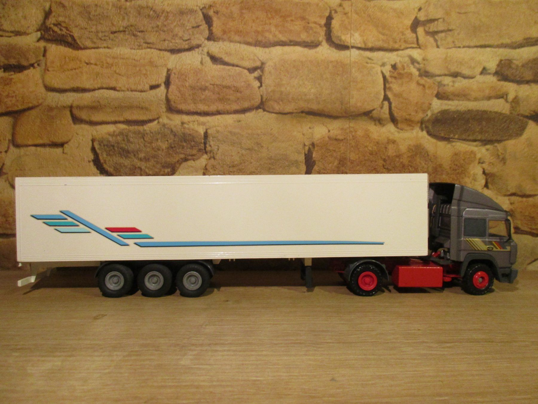 Conrad Modellbausätze & Standmodelle: Conrad  1:50  Iveco Turbostar – Gebraucht aus Ennetmoos von Truckdiver 4