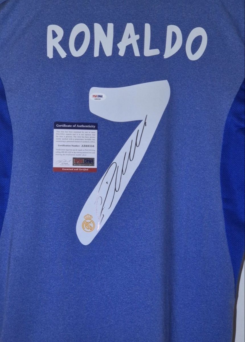 Leibchen & Hosen: Cristiano Ronaldo Trikot - Seltenes Sammlerstück signiert! – Neu (gemäss Beschreibung) aus Habsburg von see_596k 1