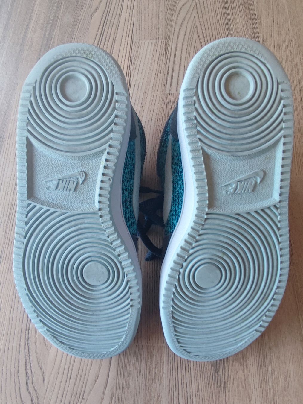 Nike Scarpe da uomo: coole Nike Sneaker (Midsneaker), Gr. 36.5 – Usato da Spiez venduto da passion4dogs 4