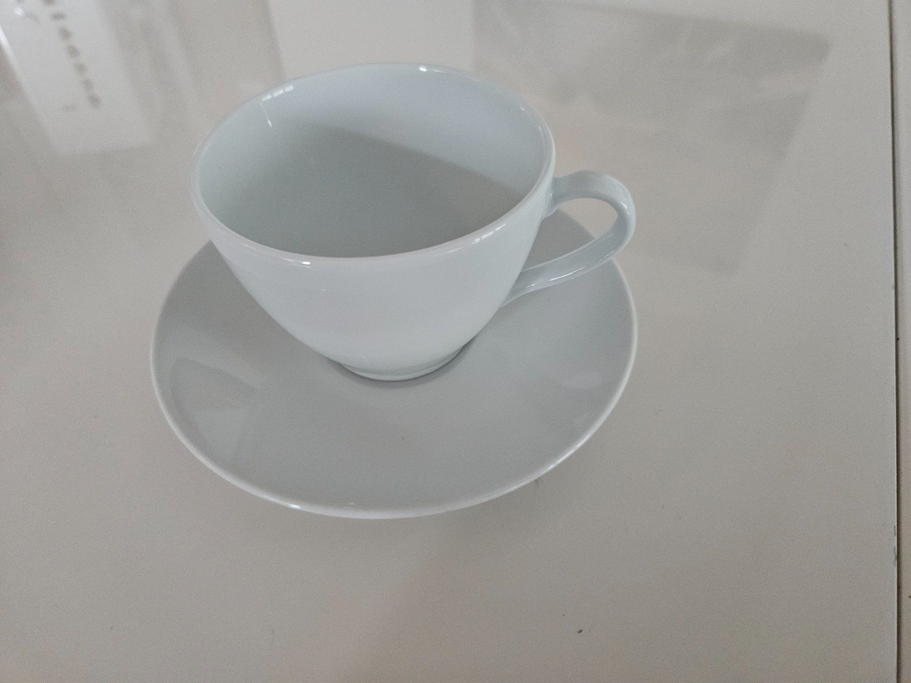 Ikea Tazze: 15 weisse Kaffeetassen und Unterteller – Usato da Marthalen venduto da PeSch.03