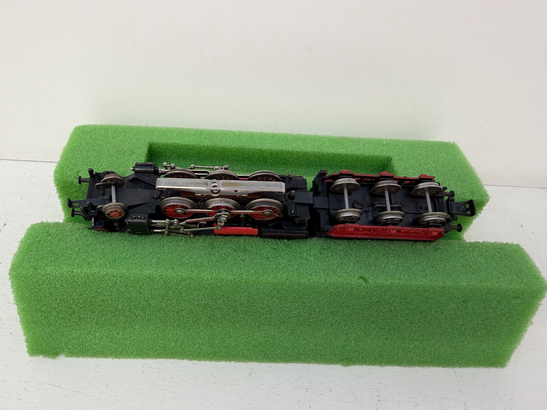 Märklin Modellini di ferrovie: Märklin 3003 Dampflokomotive DB BR 24 – Usato da Büsserach venduto da ModellbahnDepot 7