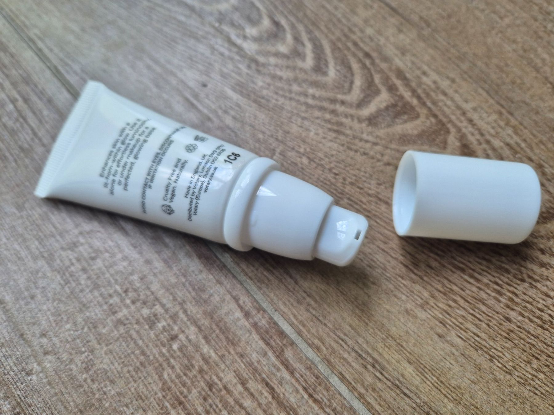Make-up: VOTARY Luminous Skin Liquid – Nuovo e nell'imballaggio originale da Uerkheim venduto da Pod23 1