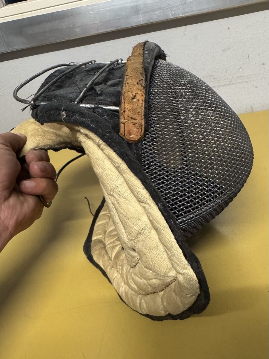 Antike Kleidung & Accessoires: Alte Kopf Helm  – Gebraucht aus Schlieren von Freundlich02 5