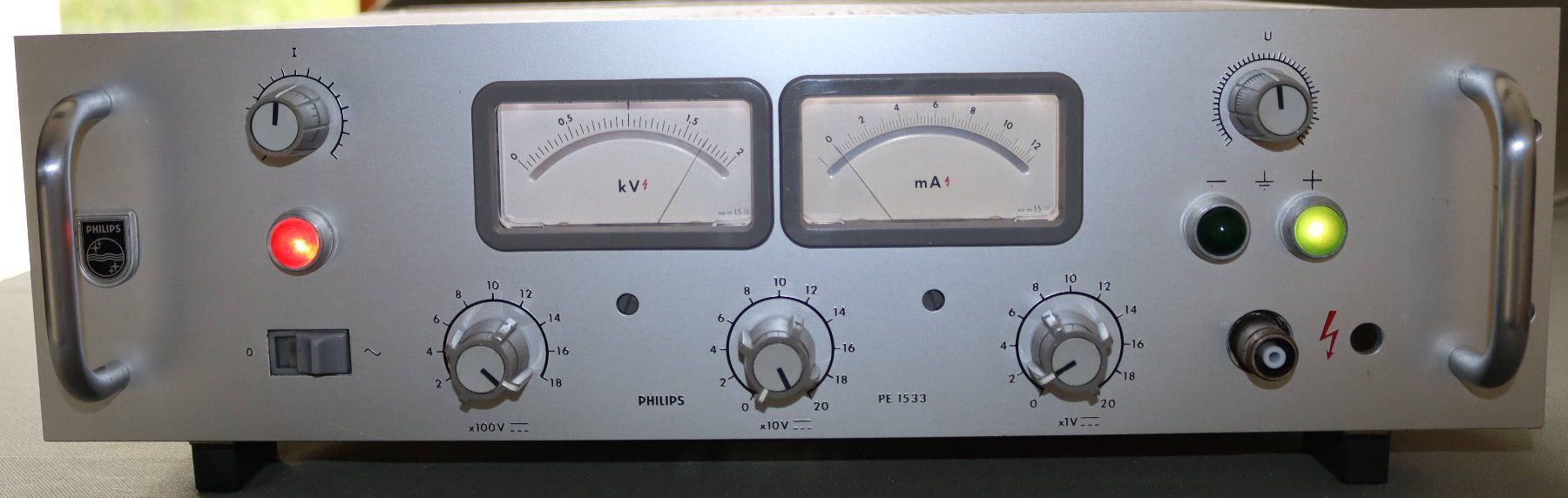 Philips Misurare: Nostalgisches Labornetzteil mit Röhren – Usato da Bühler venduto da bibafg