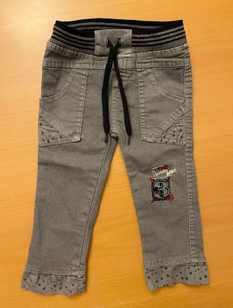 Süsse Mädchenjeans grau Grösse für 12 Monate