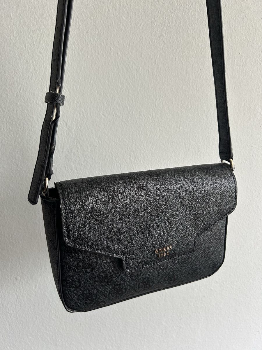 Guess Taschen für Damen: Umhängetasche Guess schwarz  – Gebraucht aus Uzwil von gab_2kx8 1