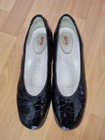 Ara Ballerinas Lackleder schwarz, Gr. 41.5, Neuwertig