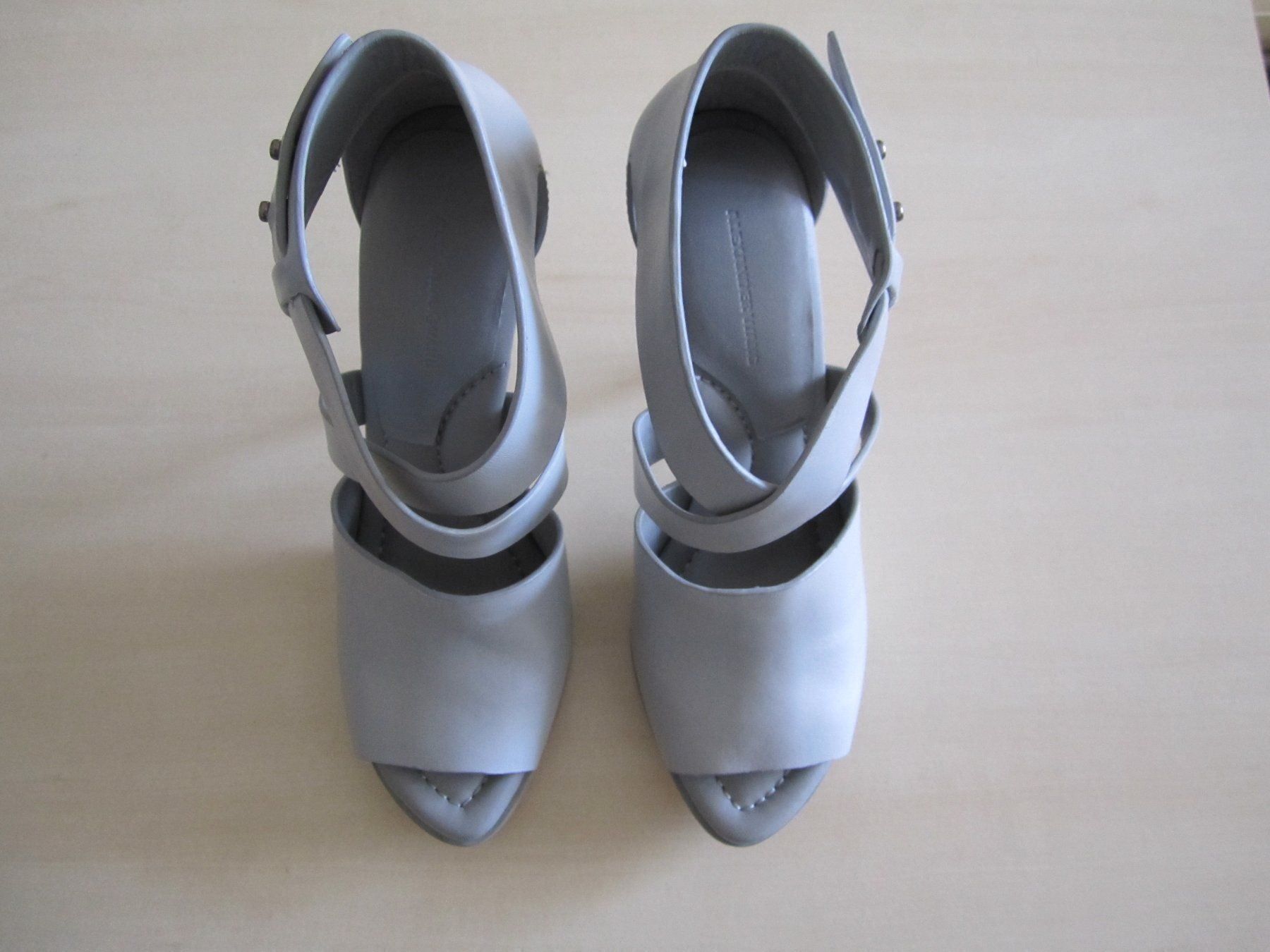 Alexander Wang Scarpe da donna: Sandales de ALEXANDER WANG – Nuovo e nell'imballaggio originale da Lausanne venduto da Kmm03 1