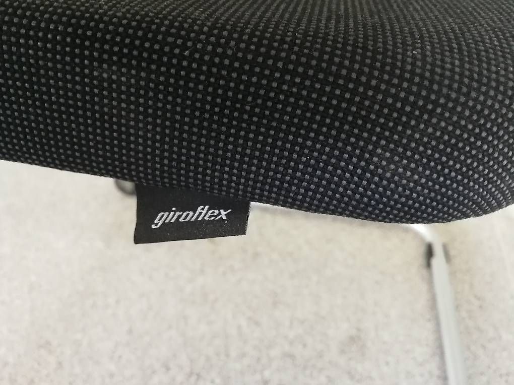 Chaises: Stuhl, vorne mit Rollen, Marke giroflex – D'occasion à Fehraltorf par Sato01 3