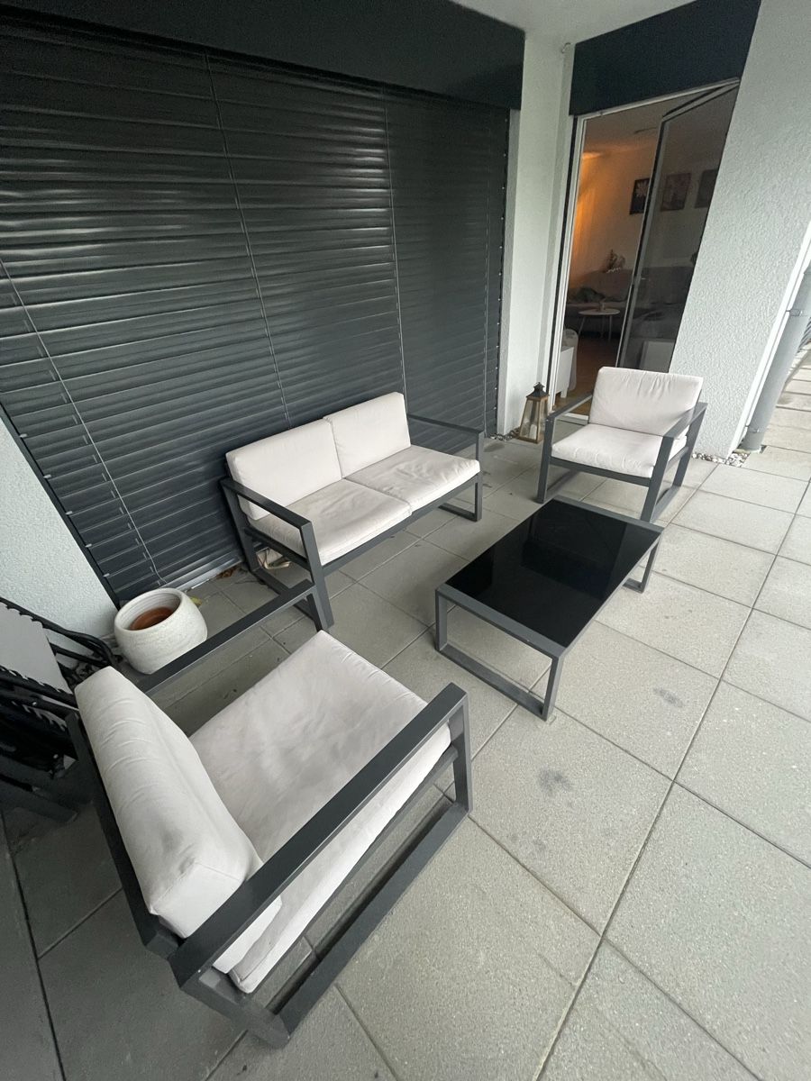 Set di tavolo e panche: Balkonset Lounge 2-Sitzer Sofa, 2x Sessel & Tisch – Usato da Rorschacherberg venduto da AlST_96 2