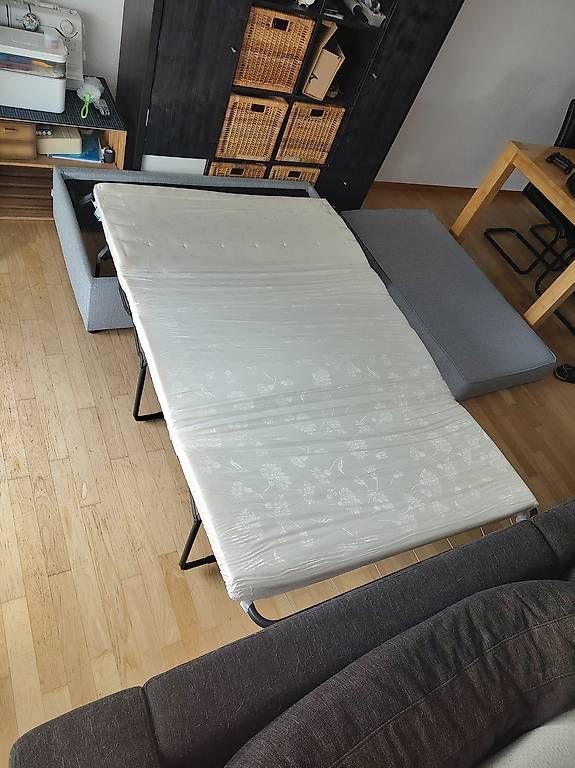 Divani: Klappbett / Gästebett / Sofa – Usato da Kirchberg BE venduto da deb_7rzz 2