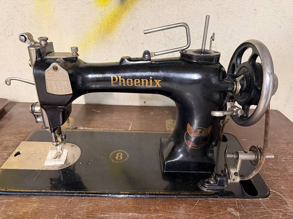Machines à coudre: Phoenix Nähmaschine – D'occasion à Konolfingen par stu_57vl
