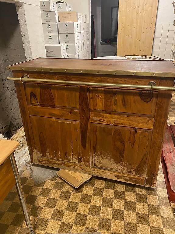 Ladenausstattungen & Messebau: Vintage Bar – Gebraucht aus Luzern von paraqu