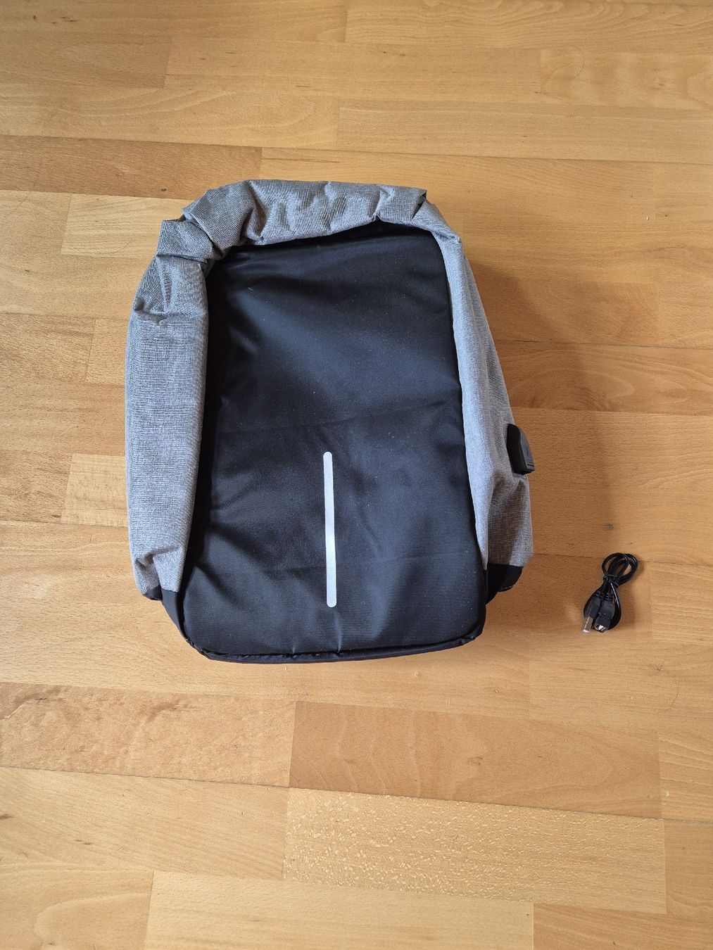 Zaini: grauer Laptop Rucksack  – Nuovo (secondo la descrizione) da winterthur venduto da canurh