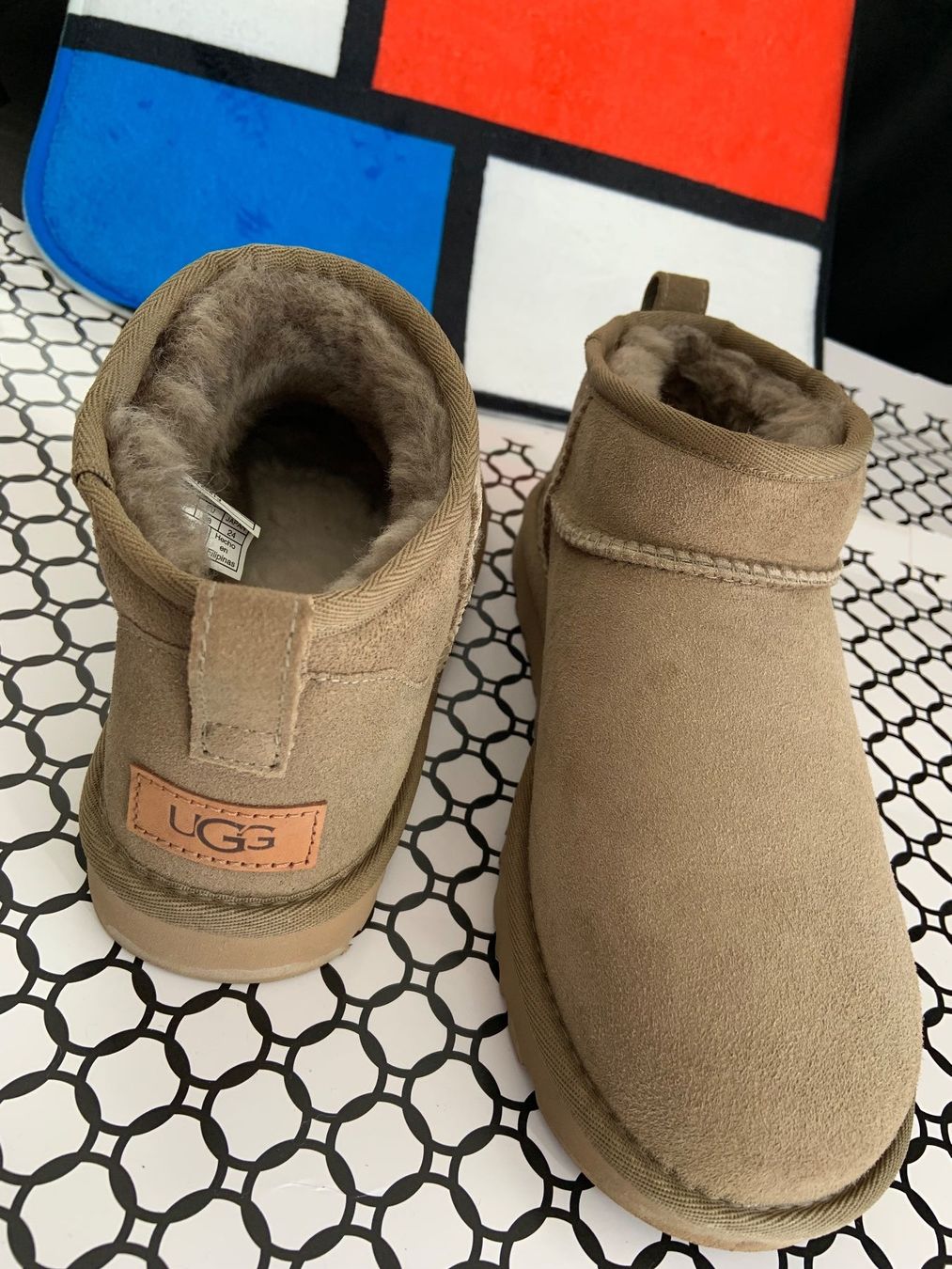 Ugg Scarpe da donna: Ugg Ultra Mini, olive/alp braun, Gr. 38 – Usato da Niederteufen venduto da mix18 1