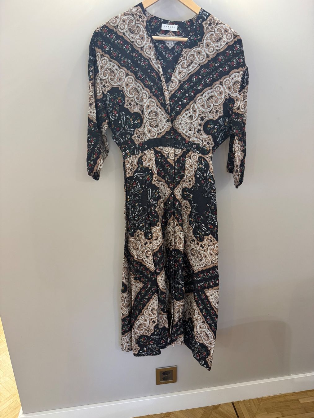Sandro Kleider: Robe Sandro T34 – Gebraucht aus Conches von chn_hgl6