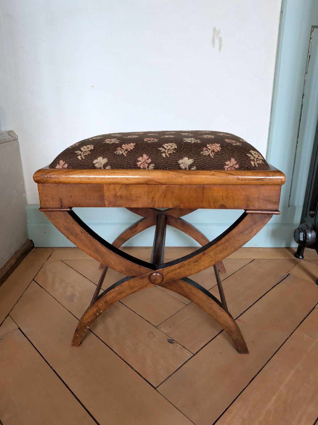 Sgabelli: Antiker Schemeli / Hocker – Usato da Dietfurt venduto da Subforce1853