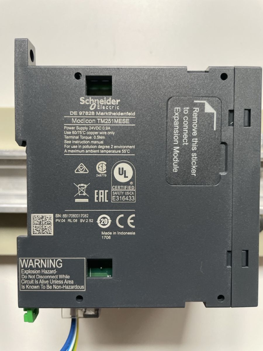 Schneider Componenti elettronici: Automate programmable Schneider  – Usato da Corcelles BE venduto da Peichen 2
