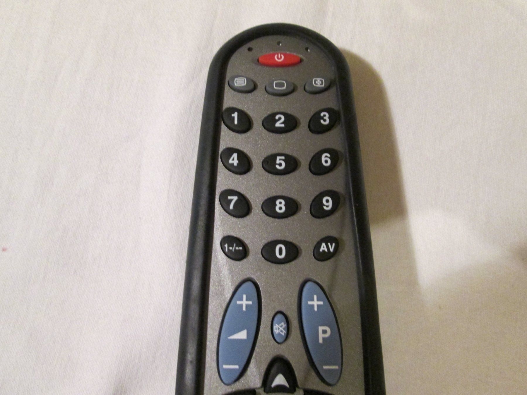 Telecomandi: TÉLÉCOMMANDE MELICONI CONTROL TV 100 (62) – Usato da La Chaux-de-Fonds venduto da Marteaux 2