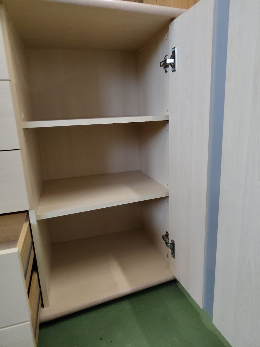 Kommoden: Kommode helles Holz mit fünf Schubladen – Gebraucht aus Pratteln von Cartonsducoeur_bl 2