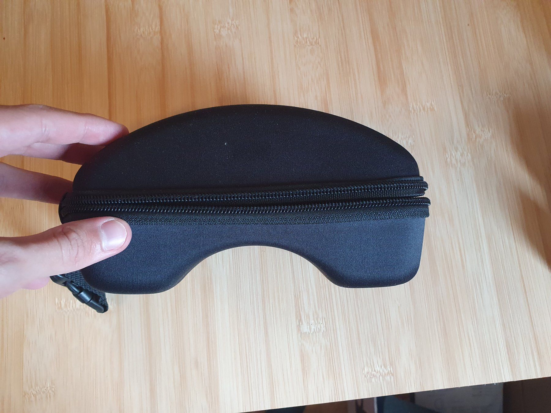 Altro in  Abbigliamento & Accessori: Hülle für Skibrille - Hard-Case – Usato da Bern venduto da NilsMosi 2