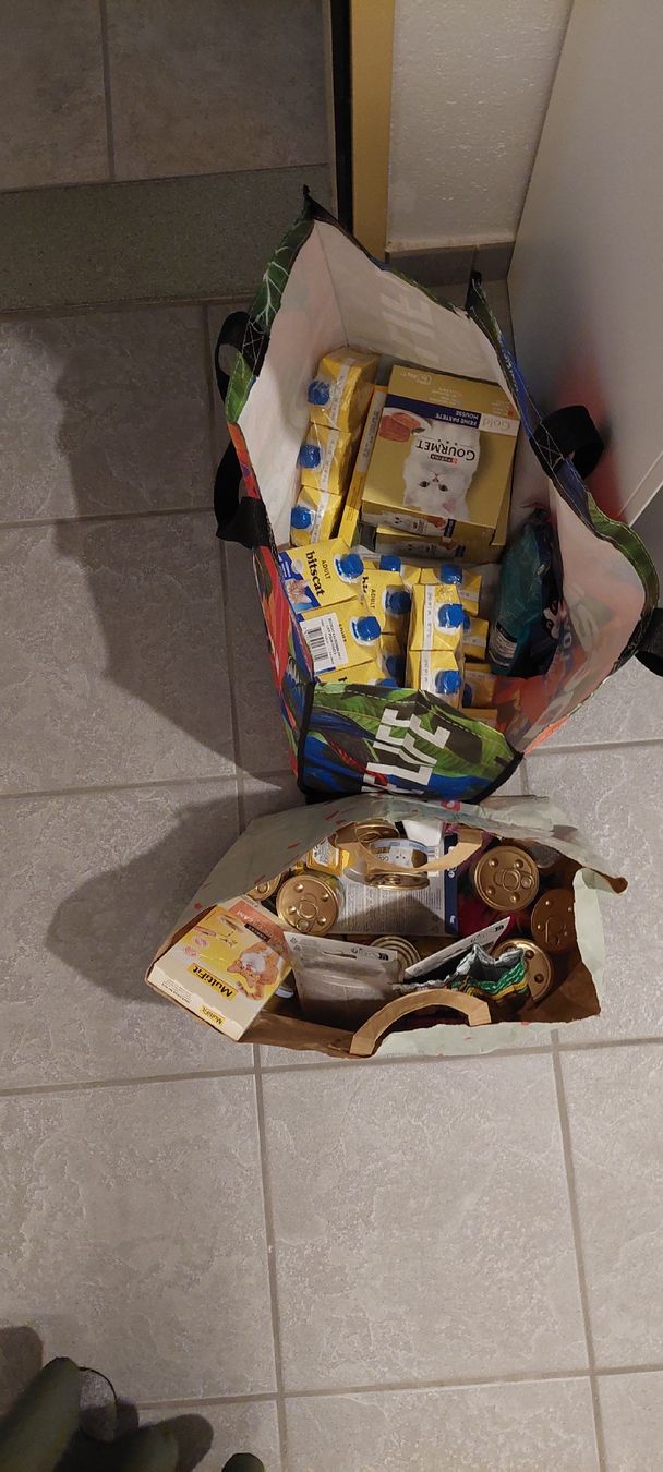 Mangimi: Katzenfutter evt. für Tierheim – Nuovo e nell'imballaggio originale da Muri AG venduto da nindo1 2