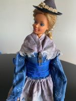Trachtenpuppe im blauen Kleid mit Hut Sammelpuppe