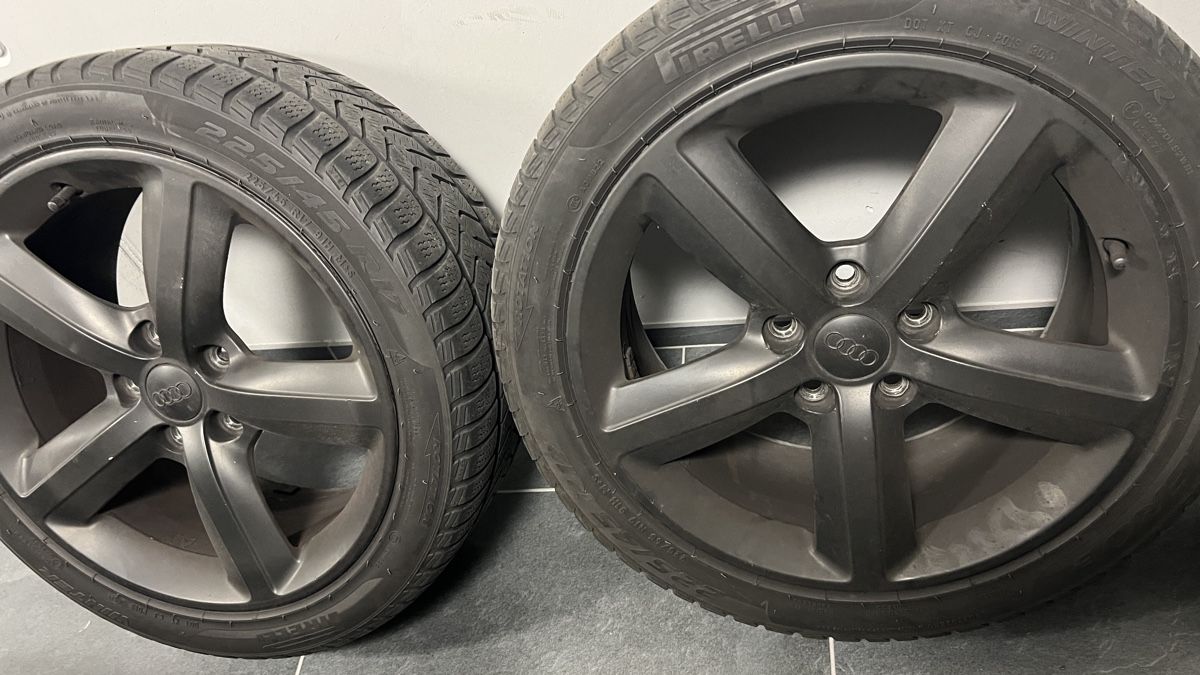 Audi Cerchioni: Audi Winterräder 225/45 R17 Pirelli – Usato da Landquart venduto da dark68