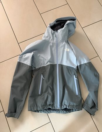 North Face Regenjacke und 2x dünne Jacken Grösse XS