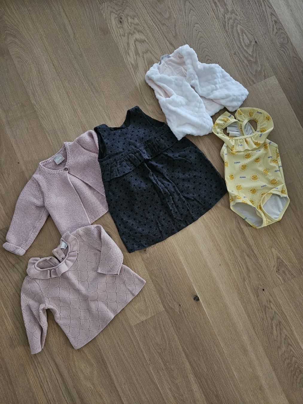 Lotti & Set di vestiti: neue Badhose - Kleiderset - mädchen Gr. 62 – Usato da Andelfingen venduto da _MAR_