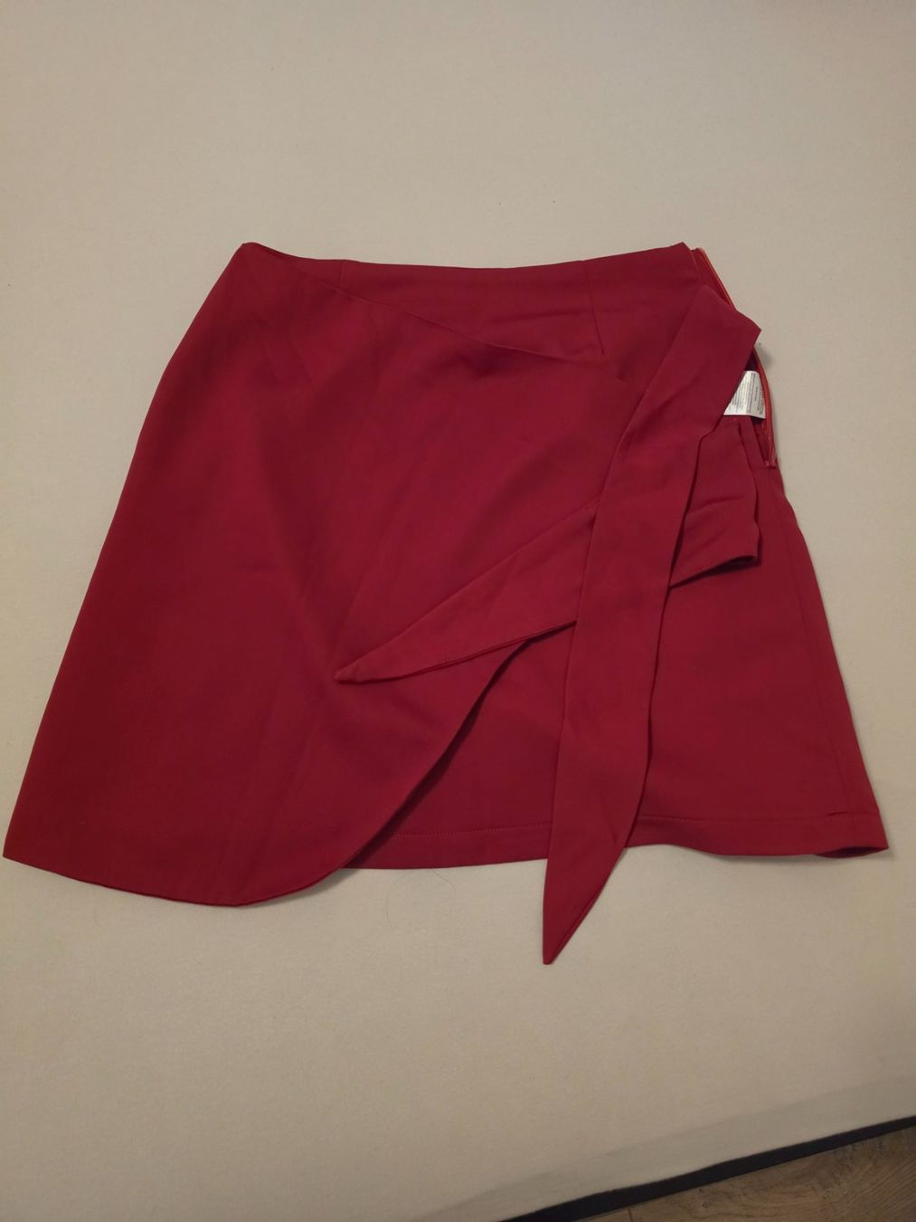 Gonne: Red Skirt EU 36 – Nuovo (secondo la descrizione) da Le Locle venduto da vri_c59x