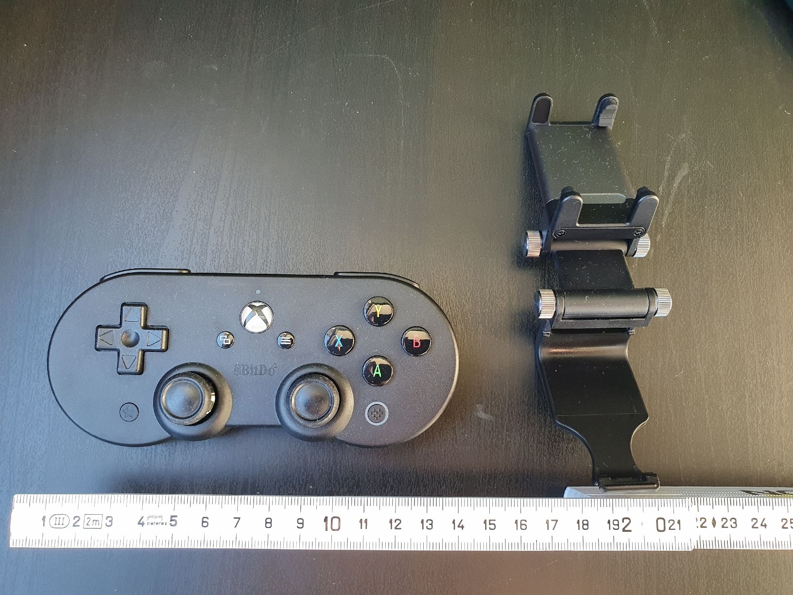 8BitDO Controller: 8BitDo SN30 Pro Bluetooth Controller mit Smartphone Halter – Gebraucht aus Aathal-Seegräben von Ru.Fi 2