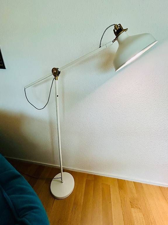 Lampade: Standbeleuchtung – Usato da Roggwil TG venduto da Ajomi