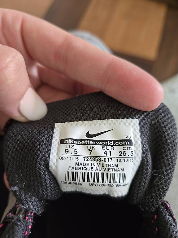 Chaussures femmes: Nike Sportschuhe Gr. 41  – D'occasion à Uster par cha_xv85 1