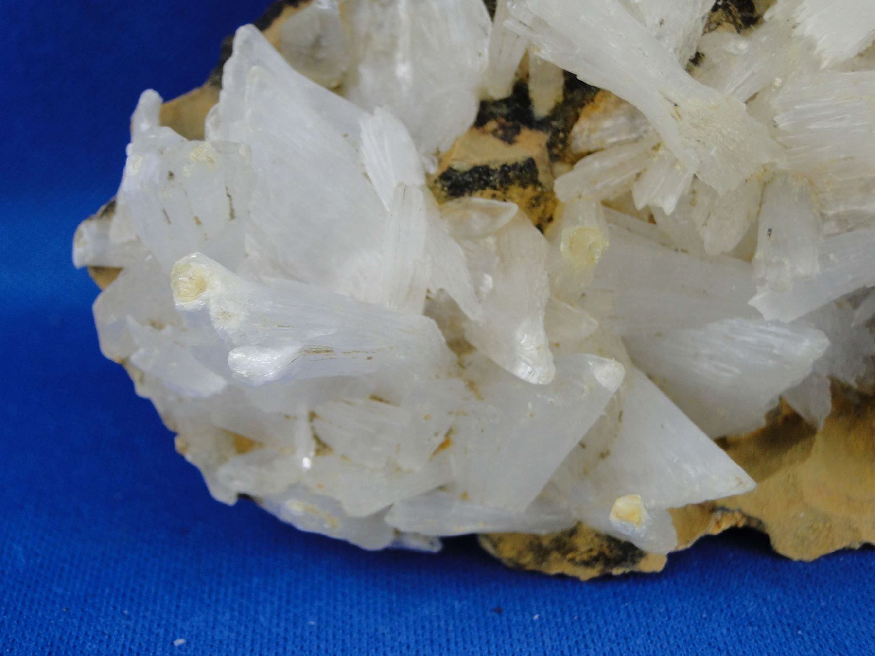 Minerali & Pietre curative: Gips auf Dolomit – Usato da Schinznach Bad venduto da Demerald 2