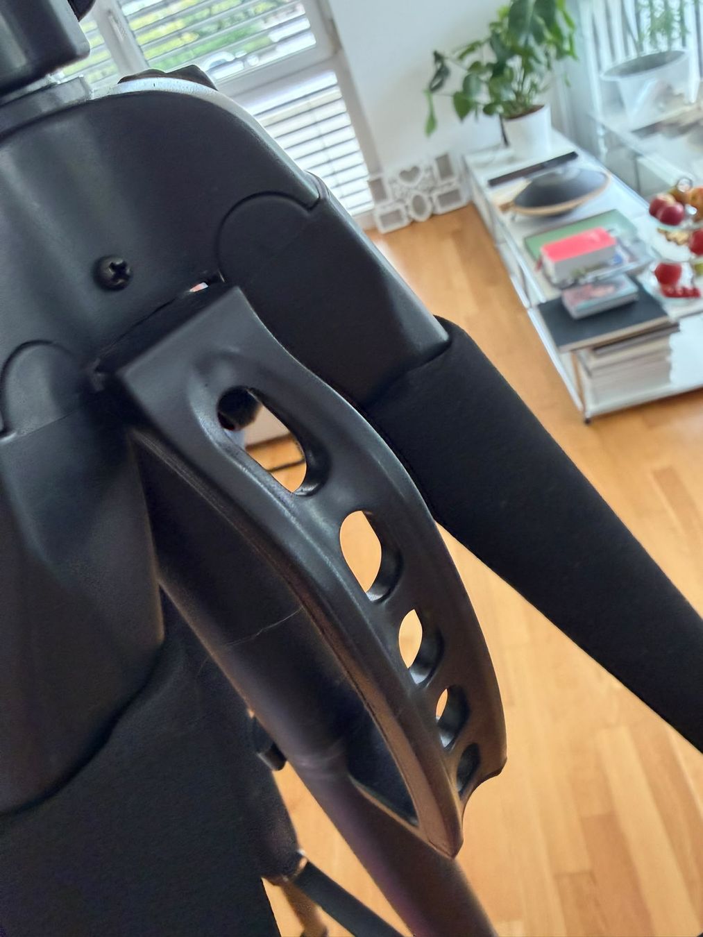 Treppiedi & Teste: Stativ ALPHA 3800 mit Tasche, neuwertig  – Nuovo (secondo la descrizione) da Reinach AG venduto da Rousseau_J 4