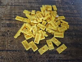 lego 15573 lot de 70 pièces Yellow Plate, Modified 1 x 2
