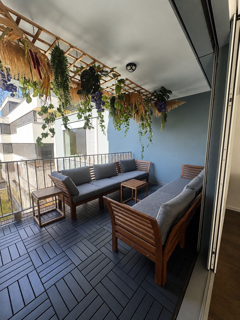Sofas: OUTDOOR-LOUNGE-SET Holzgestell 2 Sofas – Gebraucht aus Zürich von luk_d9jj 1